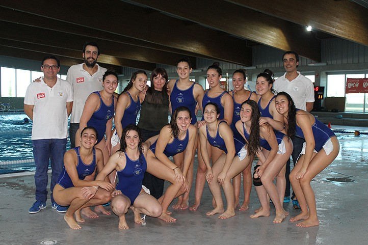 El CW Marbella femenino gana y consigue cerrar la permanencia