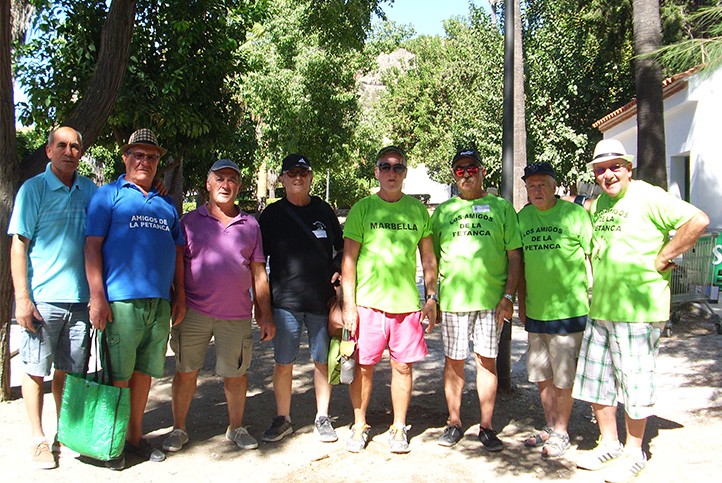 Los Amigos de la Petanca de Marbella copa el podio en Pizarra