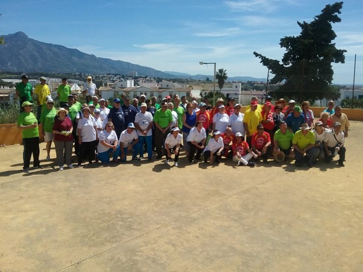 Excelente día de deporte y convivencia con Los Amigos de la Petanca