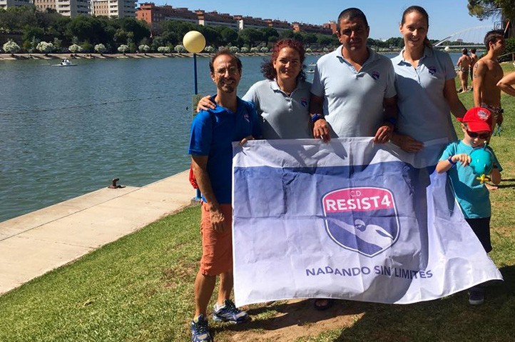 Cristina Matesanz del CD Resist4, campeona de Andalucía en Aguas Abiertas