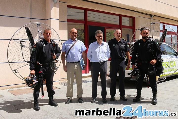 La unidad de paramotor de la Policía Local de Marbella, lista para funcionar