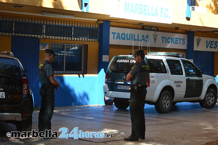 La Guardia Civil registra la sede del Marbella FC en el Estadio Municipal