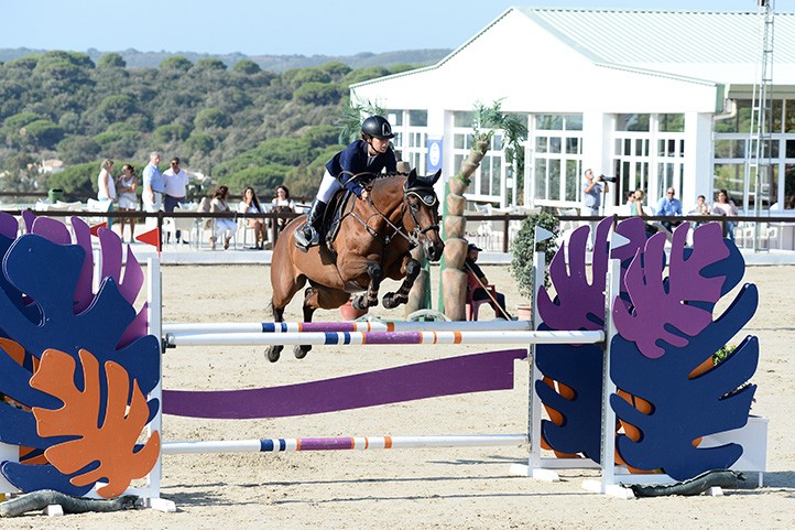 La marbellí Marta Mesa conquista el Campeonato de Andalucía de Saltos