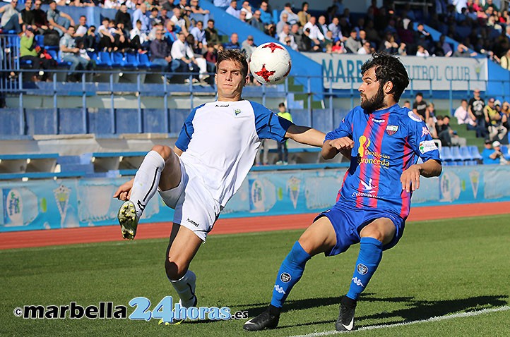 El Marbella rescata un punto (1-1) en un partido vibrante con el Extremadura