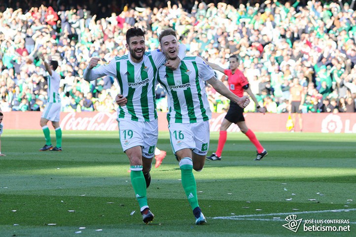 Debut soñado de Loren con dos goles que dan la victoria al Real Betis