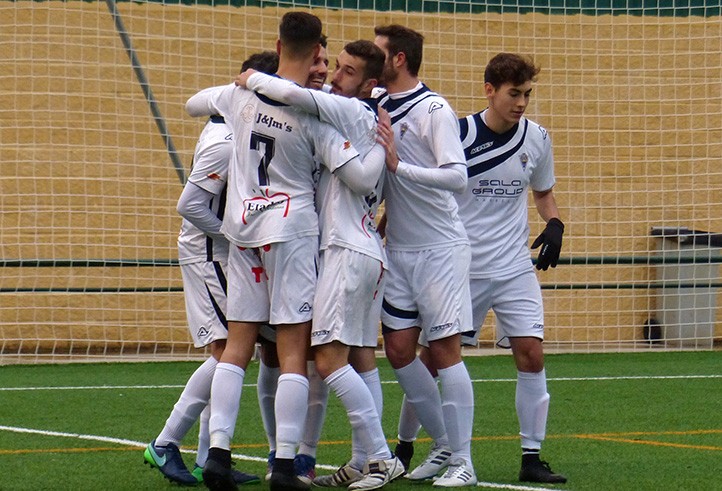 Primera victoria del año del Atlético Marbella ante Fuengirola-Los Boliches (2-5)