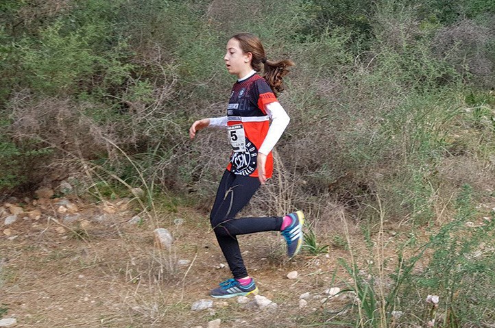 Paula Teves, del CEM Sierra Blanca, campeona infantil del provincial