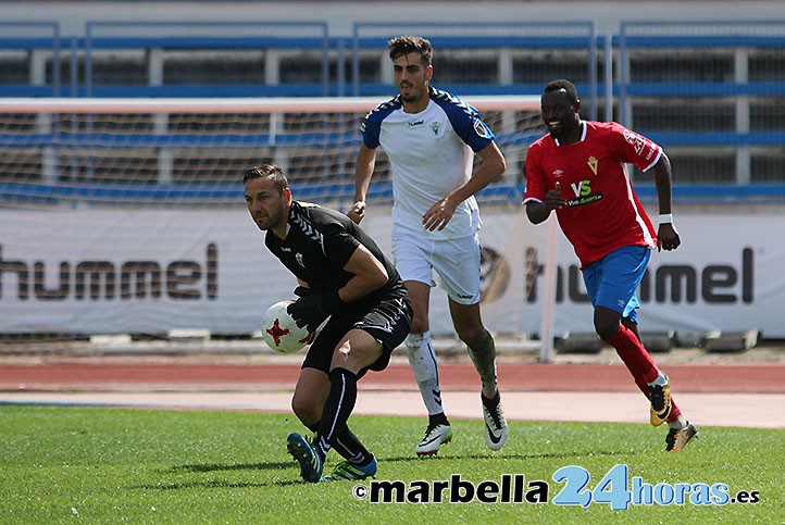 El portero del Marbella FC, Wilfred, encaja gol tras 432 minutos imbatido