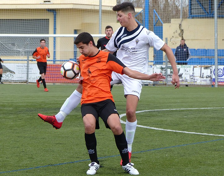 El Atlético Marbella pierde en Campillos (2-1) y sigue en peligro