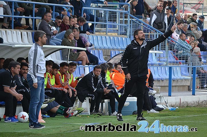 Estévez: "Somos un equipo humilde y no esperamos nada de los árbitros"