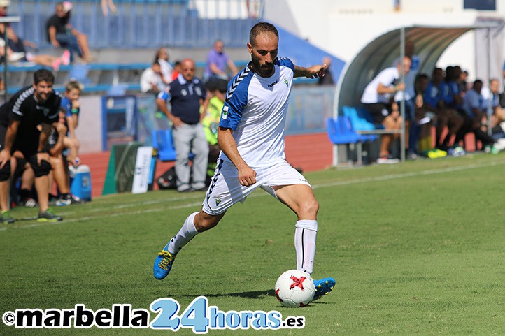 Añón iguala a Christian Leroy como tercer máximo goleador del Marbella