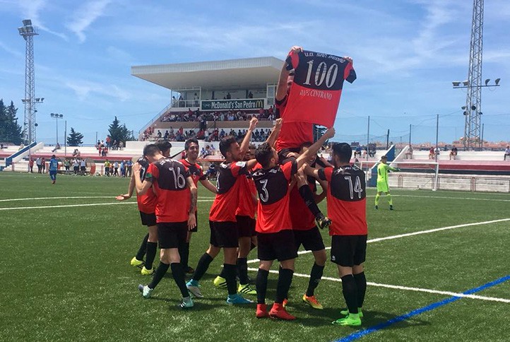 El San Pedro empata ante el Malagueño en el gran día de Cintrano (2-2)