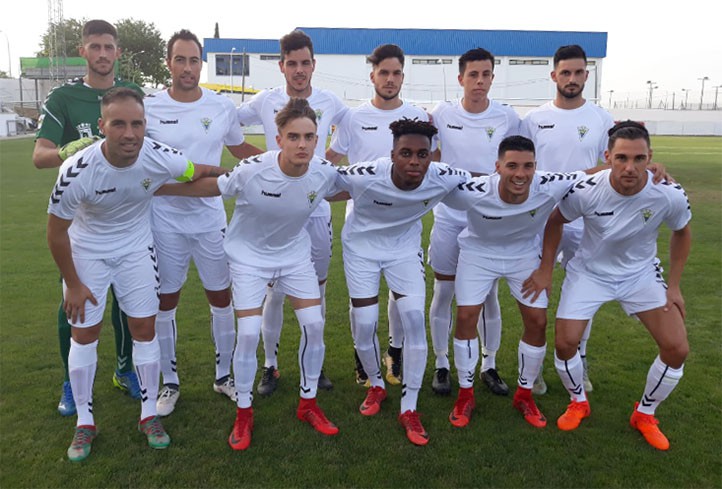 Los errores puntuales condenan al Marbella FC ante el Cádiz (3-0)