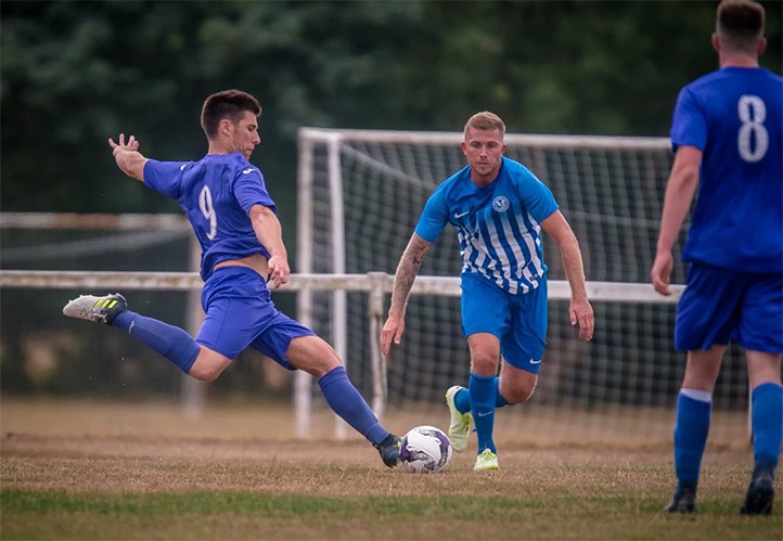 Sergio Caballero marca en el pase de ronda en la FA Cup del Stoneham