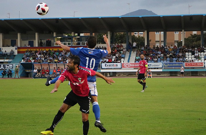 El Marbella FC no puede hacer nada ante el vendaval del Melilla (2-1)