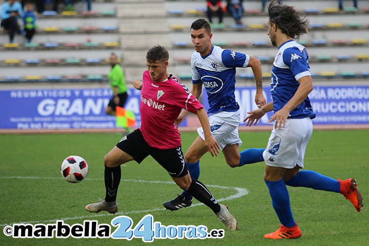 El Marbella FC merece más pero ante el San Fernando vuelve a tropezar (2-0)