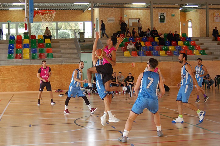 El CB Costa Marbella logra una sufrida victoria ante Alameda Rangers (75-73)