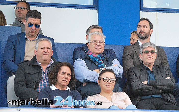 El nuevo director general del Marbella FC presidió el palco ante el Cartagena