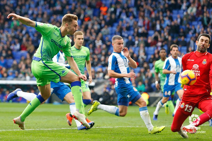 El Betis de Loren Morón suma un importante triunfo ante el Espanyol