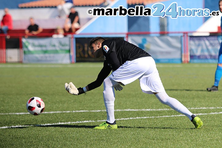 El Palo de Manolo Reina golea por 6-0 al Torreperogil y sigue tercero