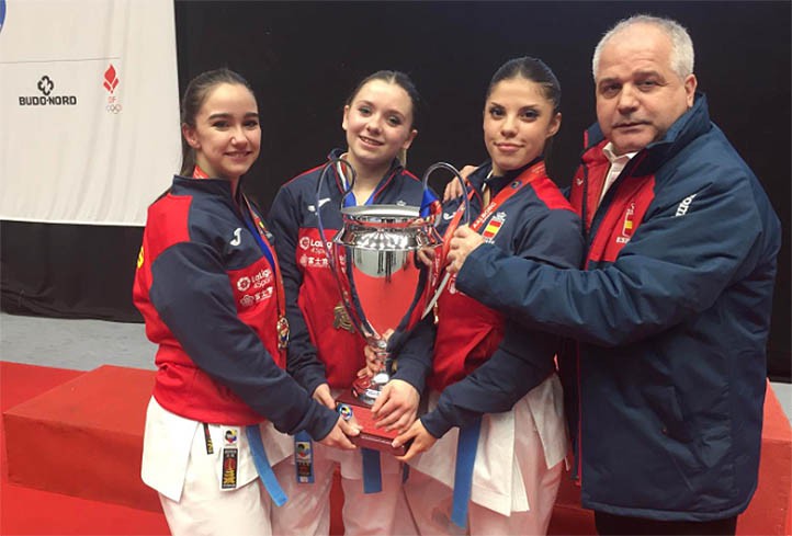 La marbellí Sabrina Medero, campeona de Europa de kárate por equipos