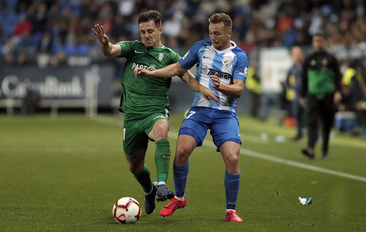 El Málaga de Javi Ontiveros no pasa del empate ante el Sporting de Gijón