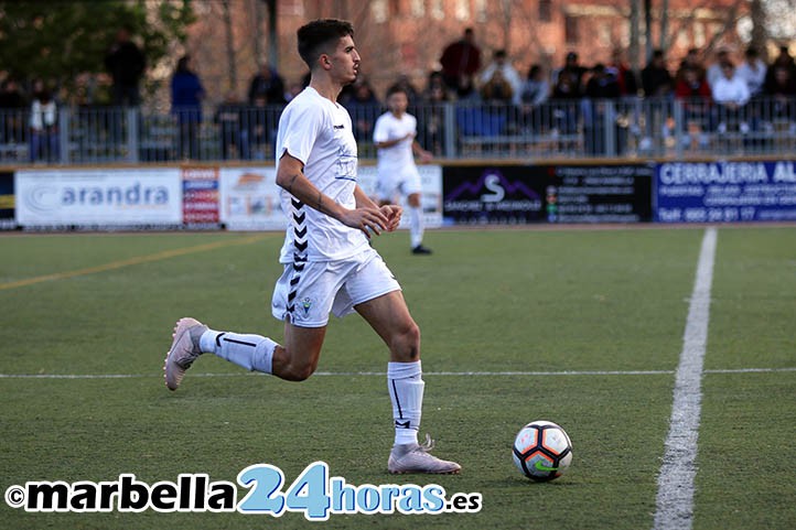 El Marbella FC empata ante el Quesada y se aleja del descenso (1-1)