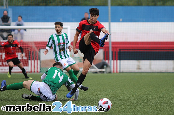 El San Pedro no renuncia (2-1) a la permanencia y vence al Antequera