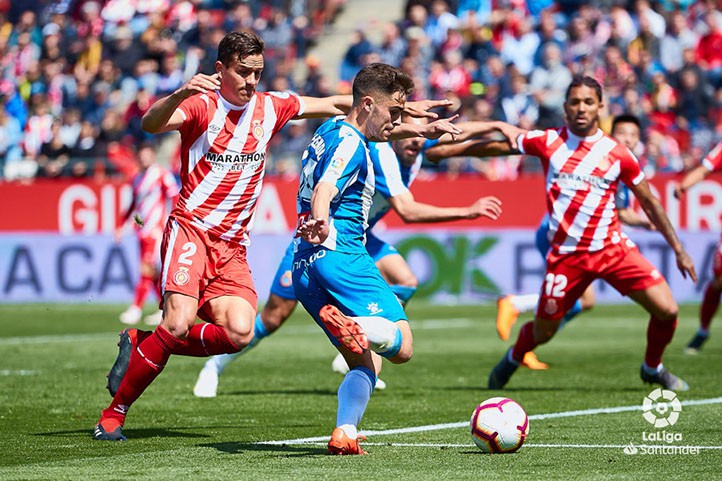 El central marbellí Bernardo Espinosa regresa a la titularidad con el Girona