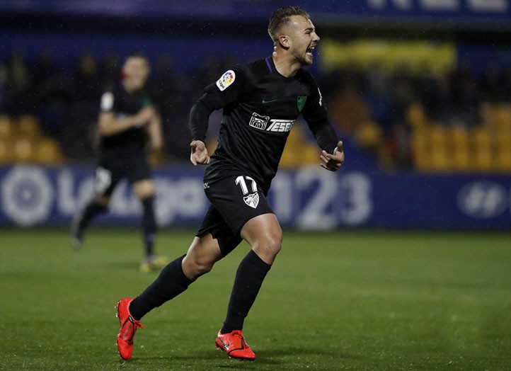 Javi Ontiveros despierta al Málaga con dos golazos en Alcorcón