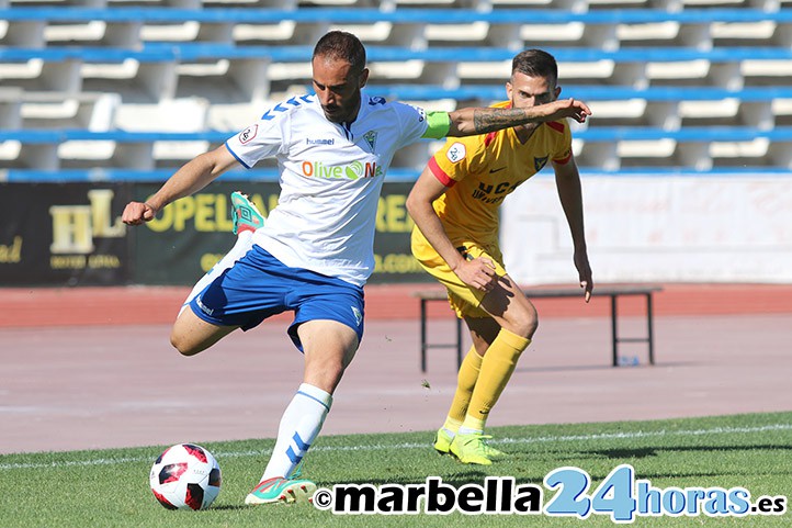 El Marbella despide la temporada en casa con triunfo ante el UCAM (2-0)