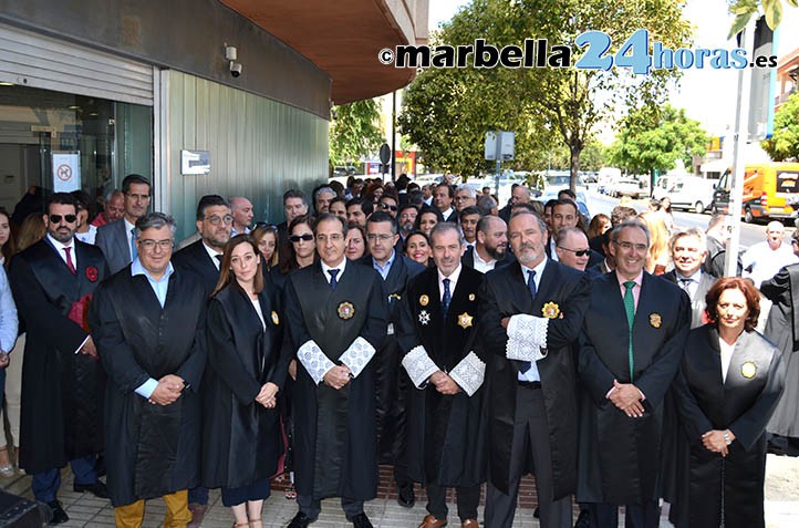 Clamor contra la Junta por el estado de las sedes judiciales en Marbella