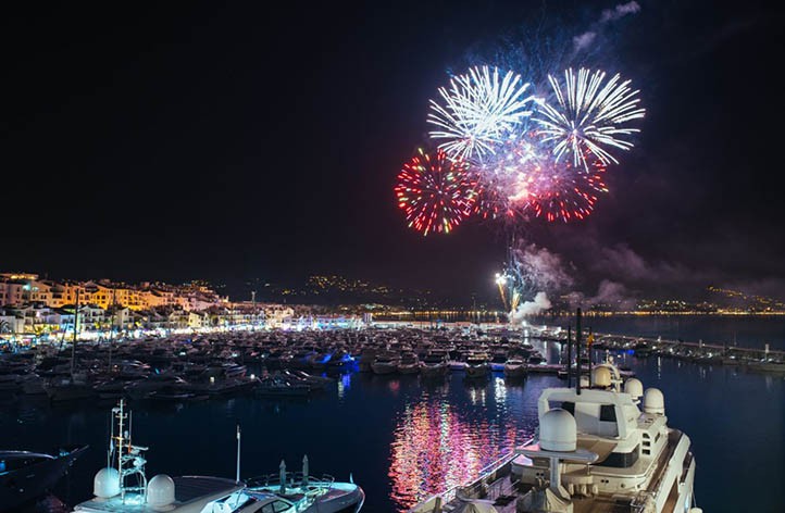 Puerto Banús abre el verano 2019 a ritmo de jazz y fuegos artificiales