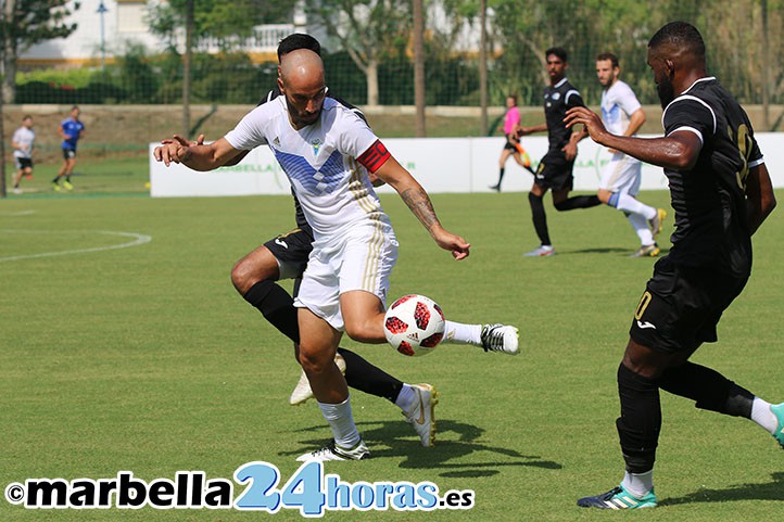 El Marbella golea al Baniyas (5-1) en un partido que acaba en amago de tangana