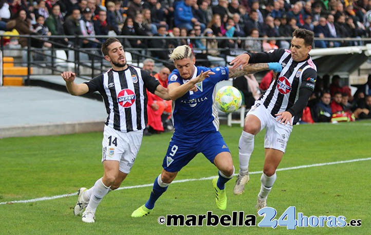 El Marbella pierde su imbatibilidad en Badajoz con un gol de rebote (1-0)