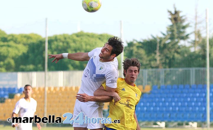 Gran victoria en el campo del Cádiz B del Marbella FC más práctico (0-1)