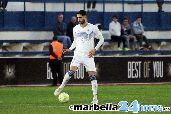 Fernando Román se estrena con el Marbella en la goleada al UCAM