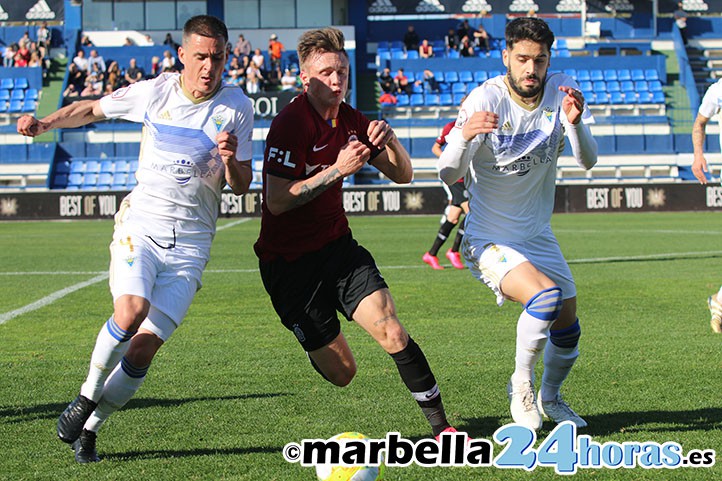 El Marbella FC compite siempre y tumba al Sparta de Praga (2-1)