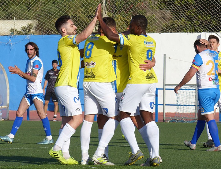 El Atlético Marbella se reencuentra con la victoria ante el Algarrobo (0-4)