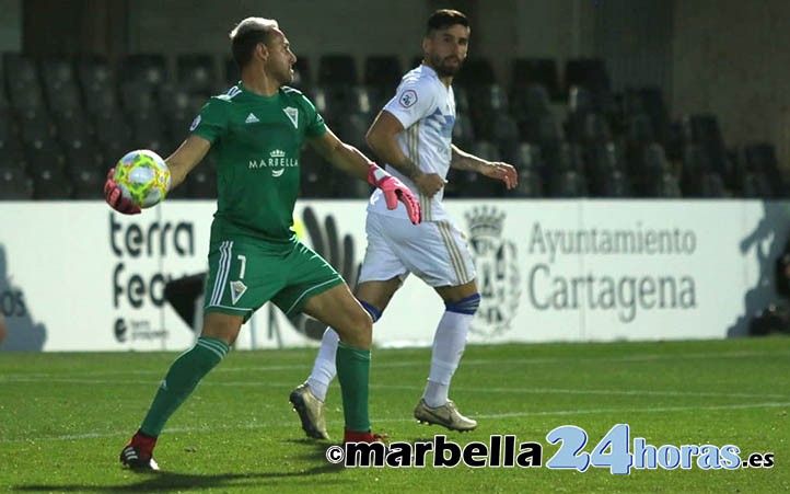 Wilfred para un penalti inexistente y el Marbella sale vivo de Cartagena (0-0)