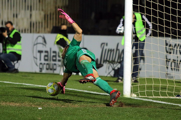 La parada del penalti le da a Wilfred los tres puntos del trofeo Moñi-M24H