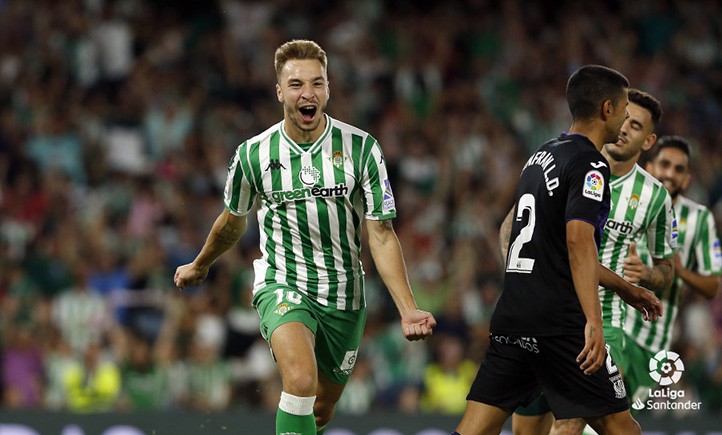 Loren Morón renovará su contrato con el Real Betis en los próximos días