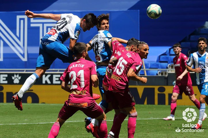 El marbellí Bernardo encarrila la victoria del Espanyol en el regreso del fútbol