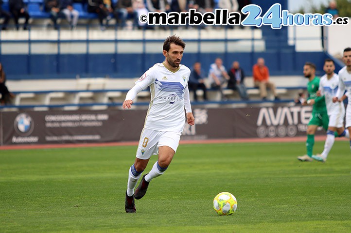 Álex Bernal conquista el Trofeo Moñi-M24H al mejor jugador del Marbella FC