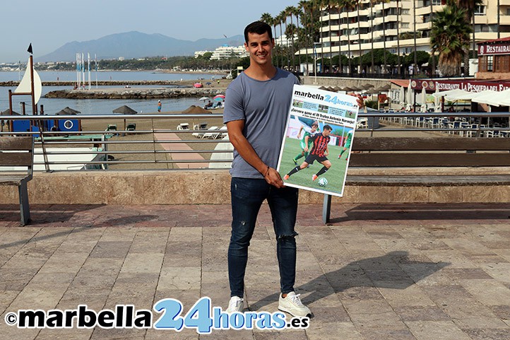 Rubén Cervera recibe el Trofeo Antonio Naranjo al mejor jugador del San Pedro