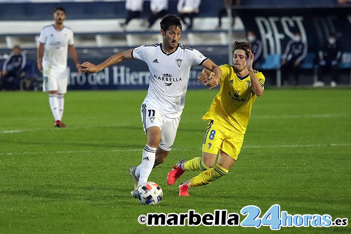 El Marbella FC se aleja de la cabeza tras empatar ante el Cádiz B (0-0)