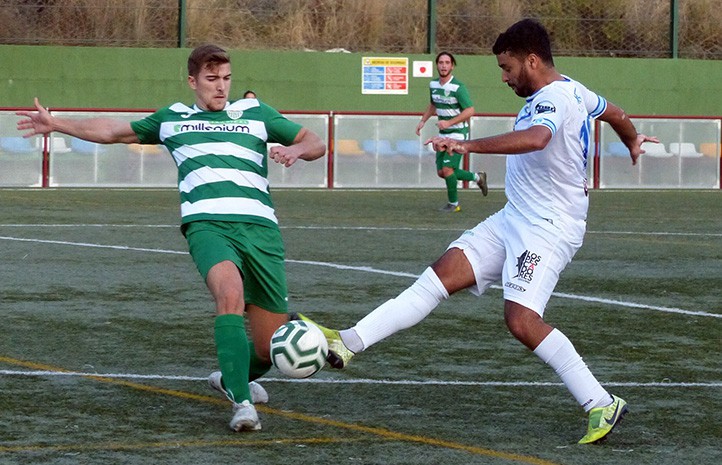 El Atlético Marbella salva un punto (3-3) en Benagalbón con sólo ocho jugadores