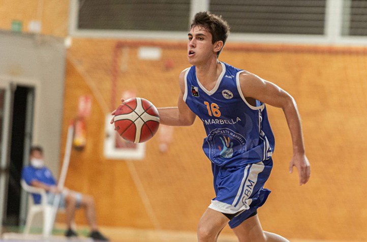 El CB Marbella planta cara en su regreso pero pierde ante Zentro Basket (73-78)