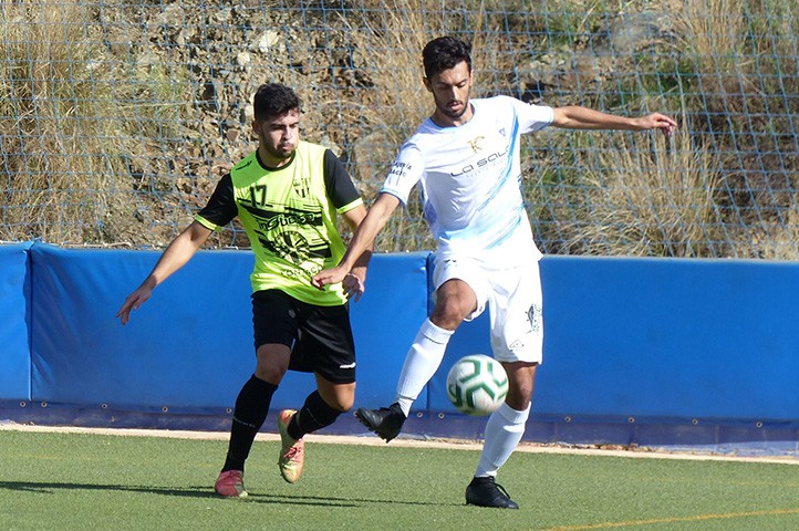 El Atlético Marbella saca un punto ante el Malaka en el Luis Teruel (1-1)