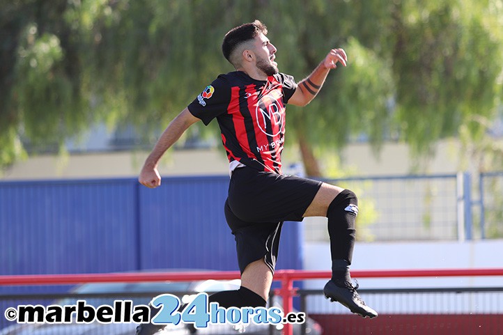 El San Pedro deja escapar dos puntos tras remontar el gol inicial del Berja (2-2)